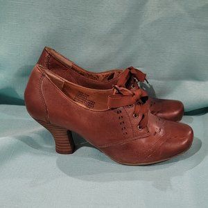 Crowne Comforteur Brown Heels